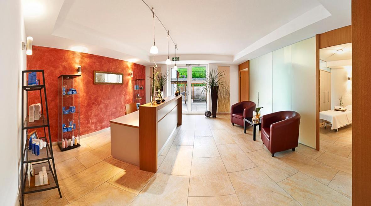 Hotel Badischer Hof บิเบอร์อาคไบออฟเฟนบวร์ก ภายนอก รูปภาพ