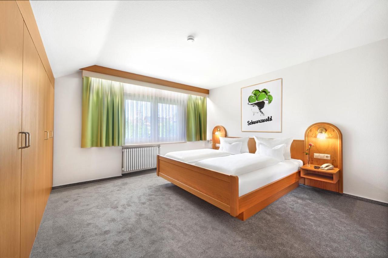 Hotel Badischer Hof บิเบอร์อาคไบออฟเฟนบวร์ก ภายนอก รูปภาพ