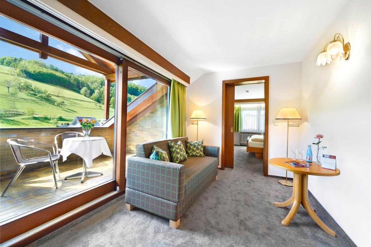 Hotel Badischer Hof บิเบอร์อาคไบออฟเฟนบวร์ก ภายนอก รูปภาพ