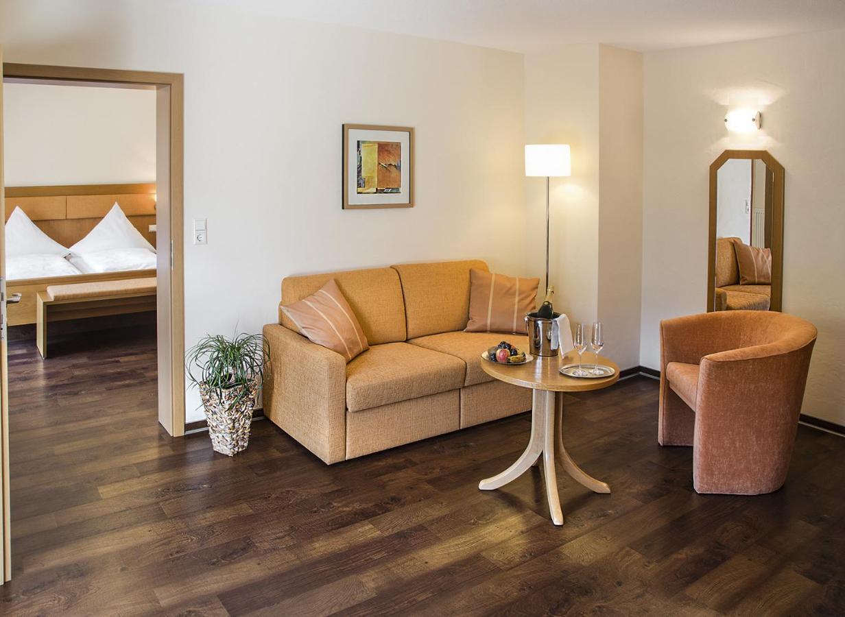 Hotel Badischer Hof บิเบอร์อาคไบออฟเฟนบวร์ก ภายนอก รูปภาพ