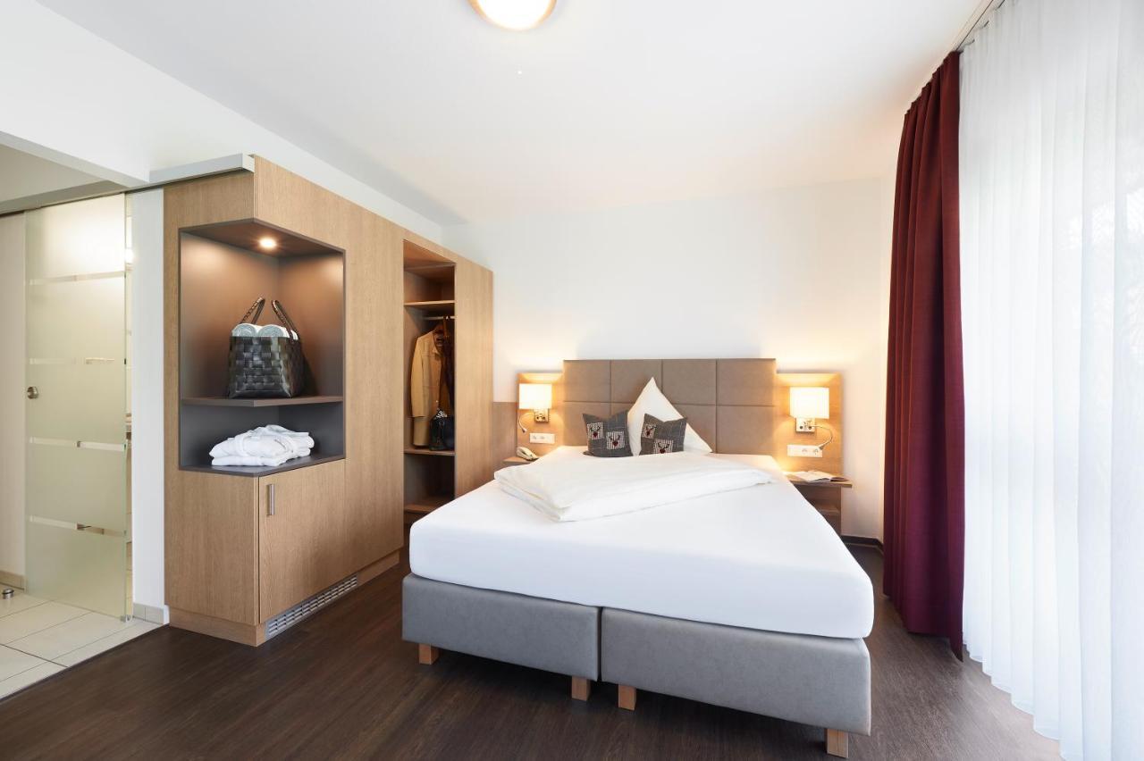 Hotel Badischer Hof บิเบอร์อาคไบออฟเฟนบวร์ก ภายนอก รูปภาพ