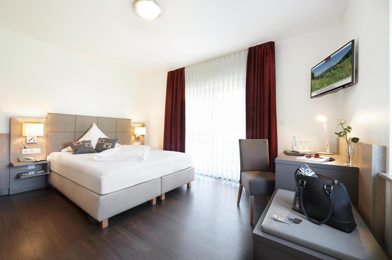 Hotel Badischer Hof บิเบอร์อาคไบออฟเฟนบวร์ก ภายนอก รูปภาพ