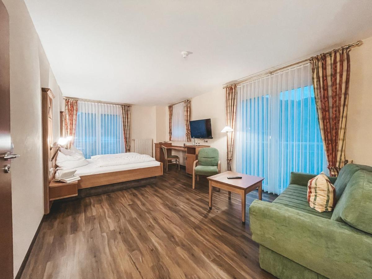 Hotel Badischer Hof บิเบอร์อาคไบออฟเฟนบวร์ก ภายนอก รูปภาพ