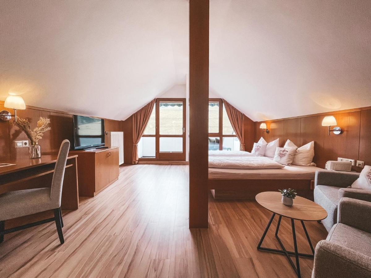 Hotel Badischer Hof บิเบอร์อาคไบออฟเฟนบวร์ก ภายนอก รูปภาพ