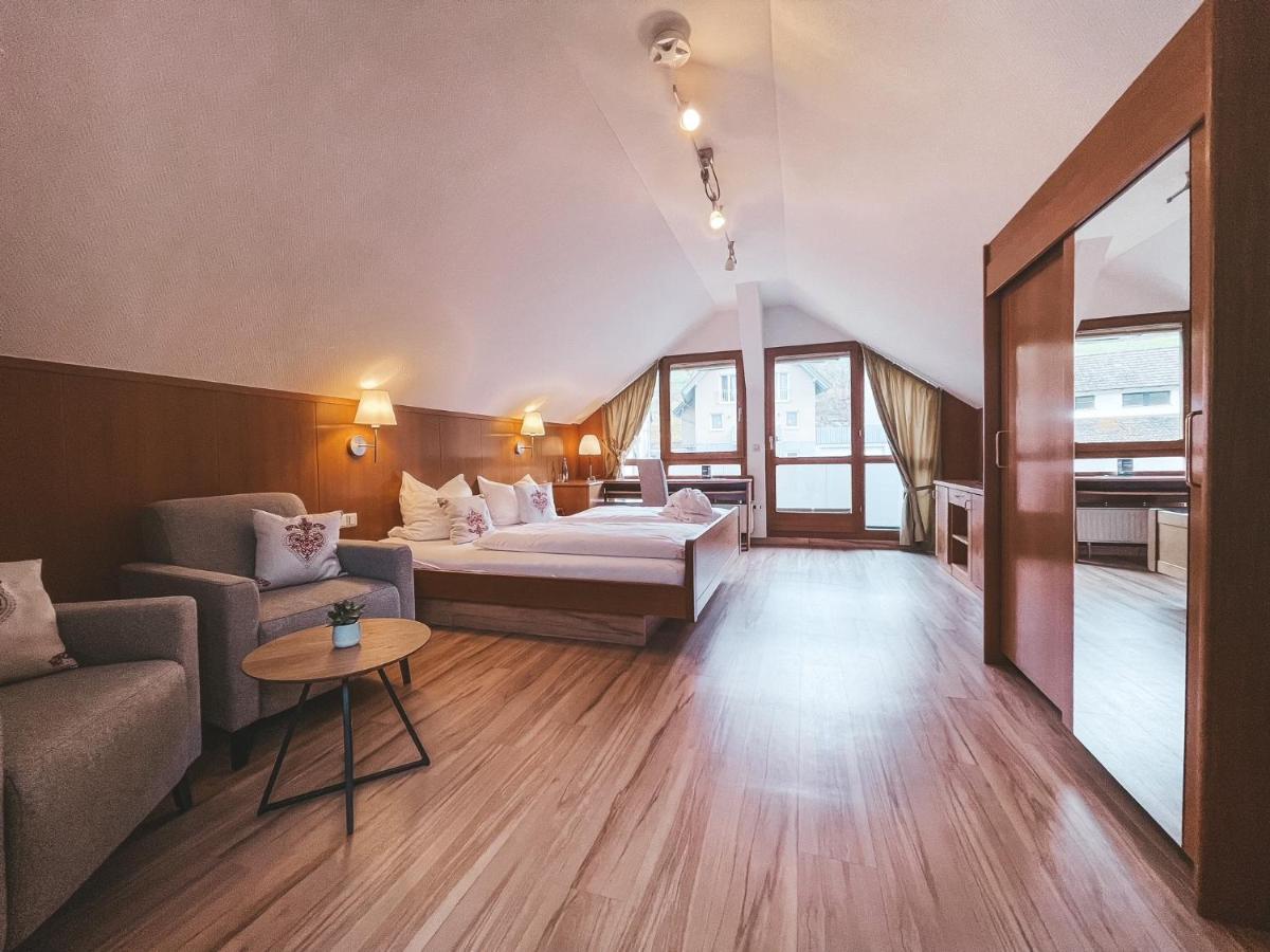 Hotel Badischer Hof บิเบอร์อาคไบออฟเฟนบวร์ก ภายนอก รูปภาพ