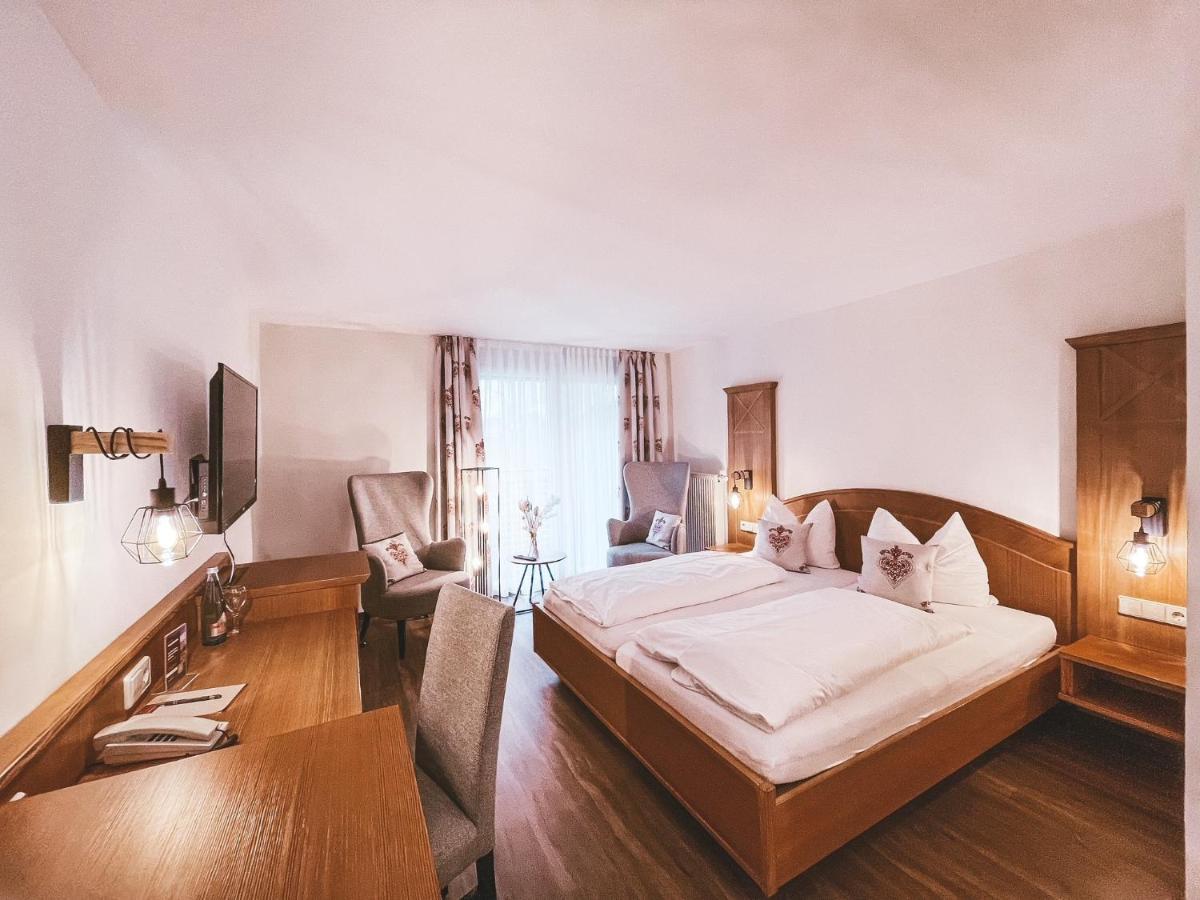 Hotel Badischer Hof บิเบอร์อาคไบออฟเฟนบวร์ก ภายนอก รูปภาพ
