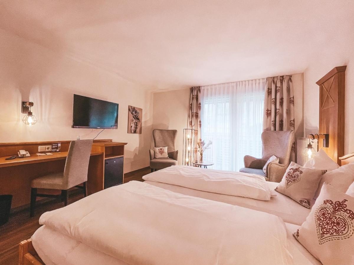 Hotel Badischer Hof บิเบอร์อาคไบออฟเฟนบวร์ก ภายนอก รูปภาพ